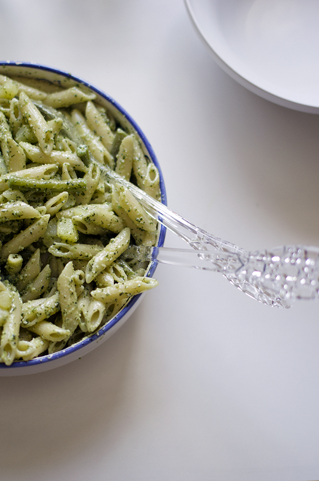 PENNE RIGATE CON PESTO DE ALBAHACA, JUDIAS Y PATATAS